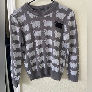 Vintage Women’s Sweater — One Black Sheep Pullover Sweater in Gray - size Small